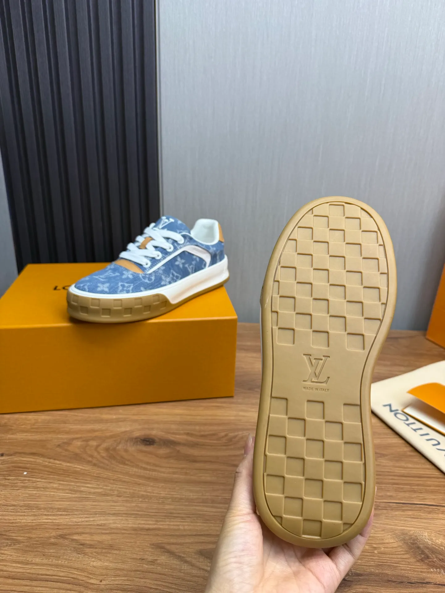 Men's shoes 620💰 Lv. Top purchasing agent🇮🇹 Louis Vuitton, sports sneakers counter synchronization, uppers imported from Italy, high-quality splicing and complex handicrafts, imported mesh pads are soft and comfortable, soles: original factory special soles, TPU exclusive movable molded soles super comfortable, original factory single goods, 🔍🔍high quality, you can enter and exit the counter at will, welcome to compare, code number 38-44 (customized 38.45)
